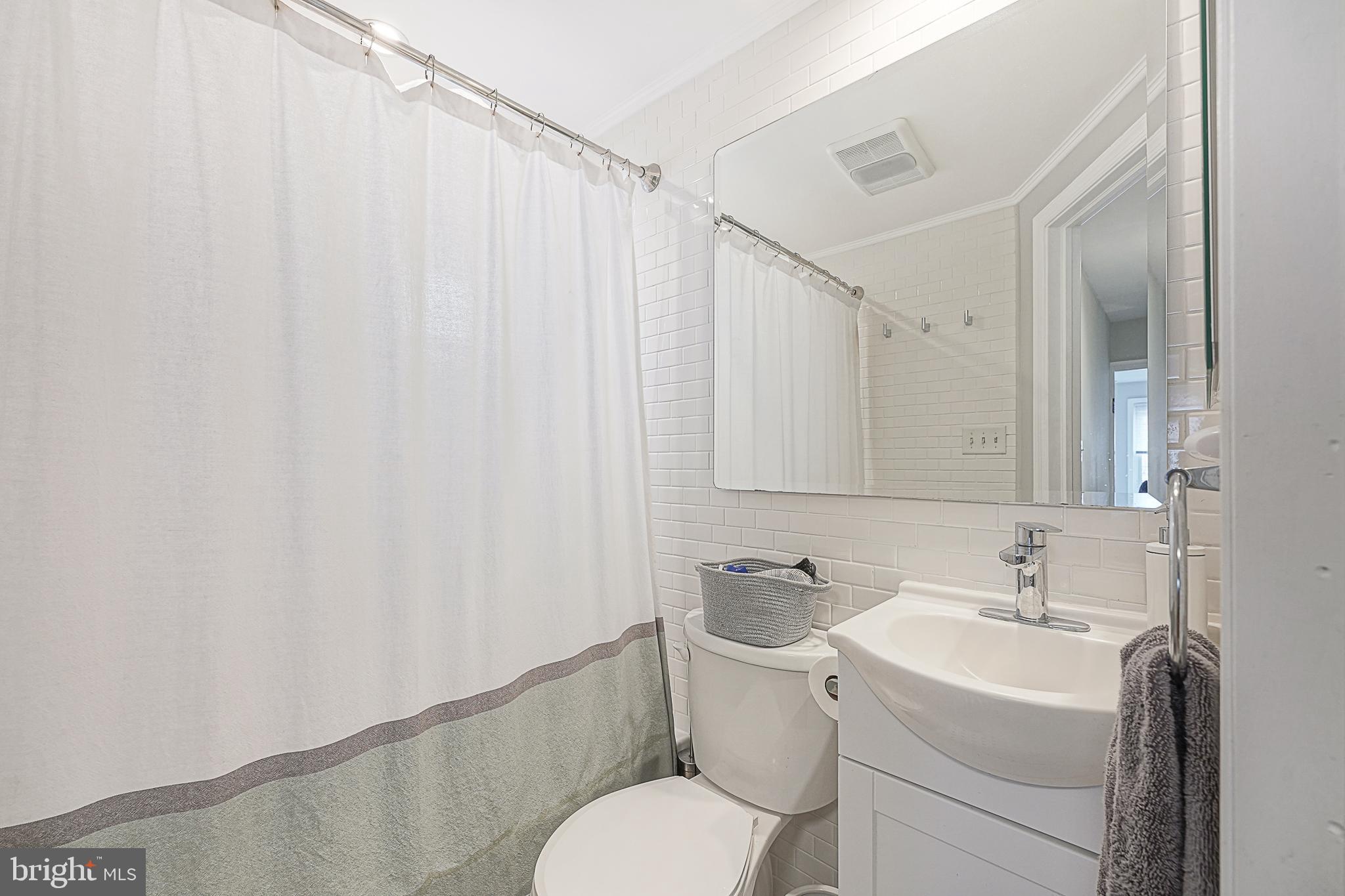 PASSYUNK SQUARE - Residential Lease