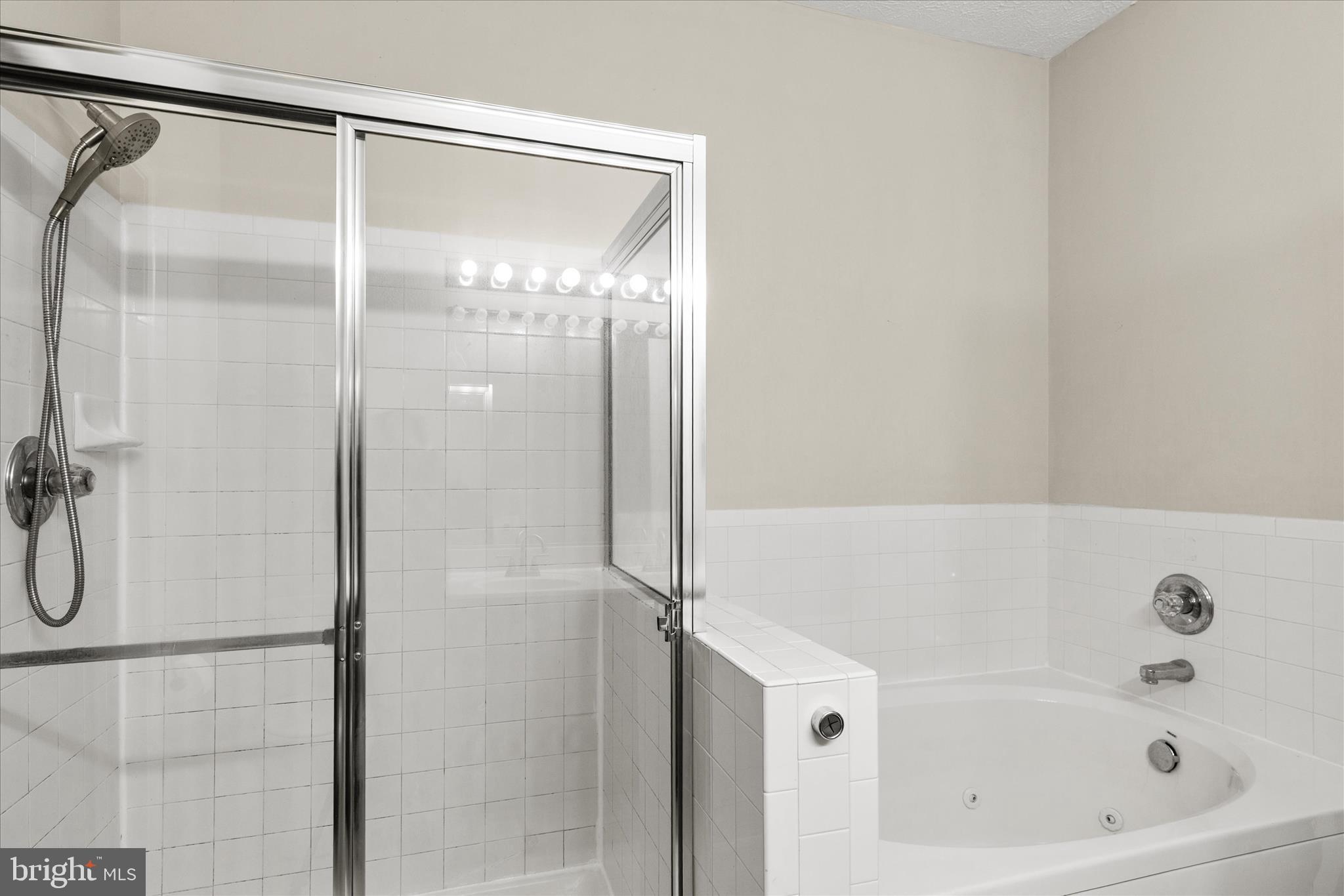 WOOD CREEK GOLF COMM - Residential