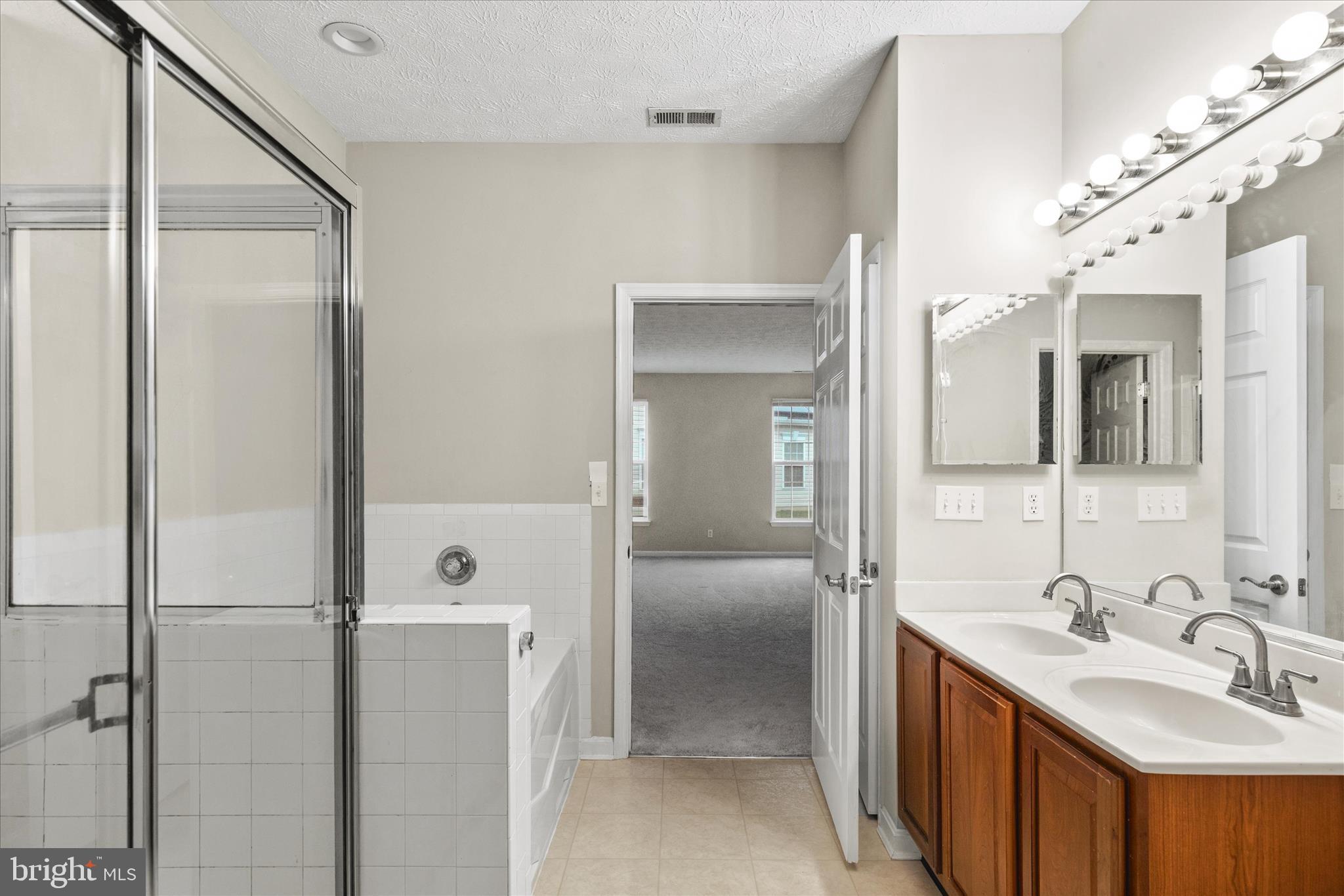 WOOD CREEK GOLF COMM - Residential