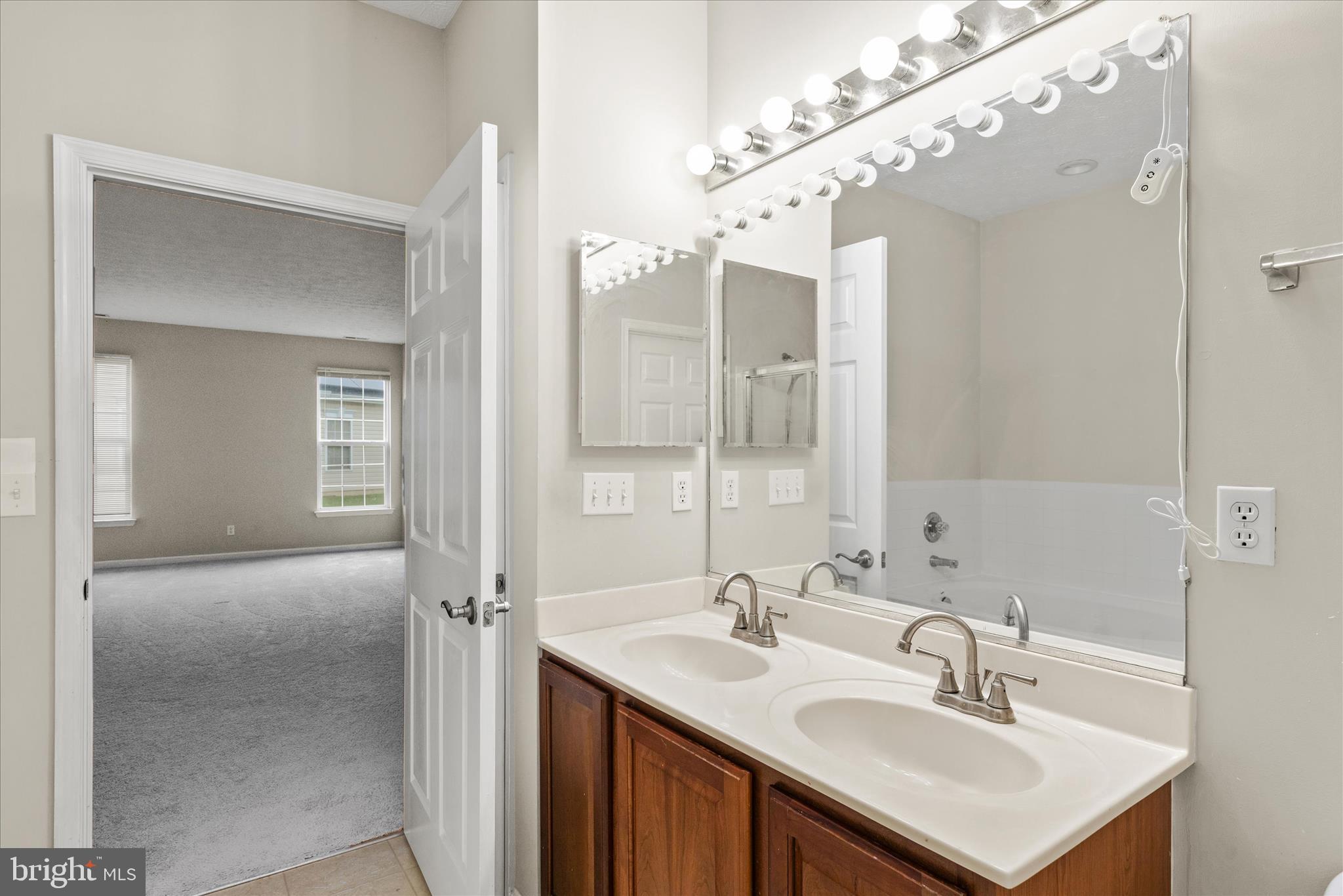 WOOD CREEK GOLF COMM - Residential