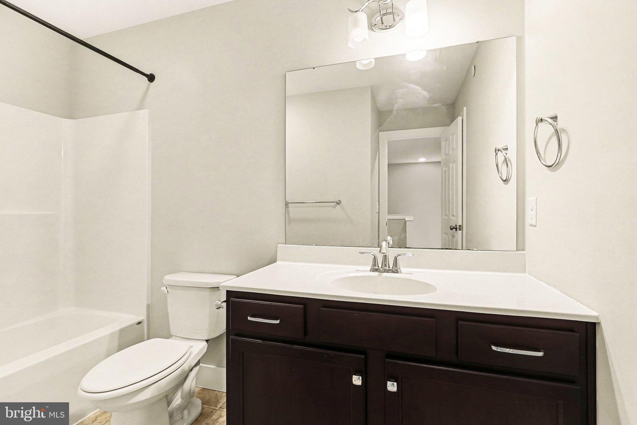 MADISON COURT - Residential