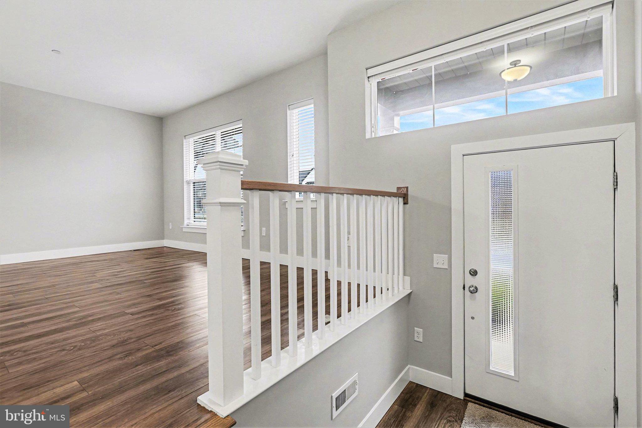 MADISON COURT - Residential