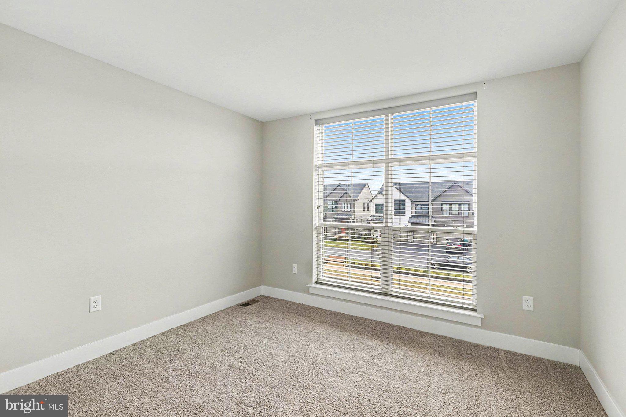 MADISON COURT - Residential