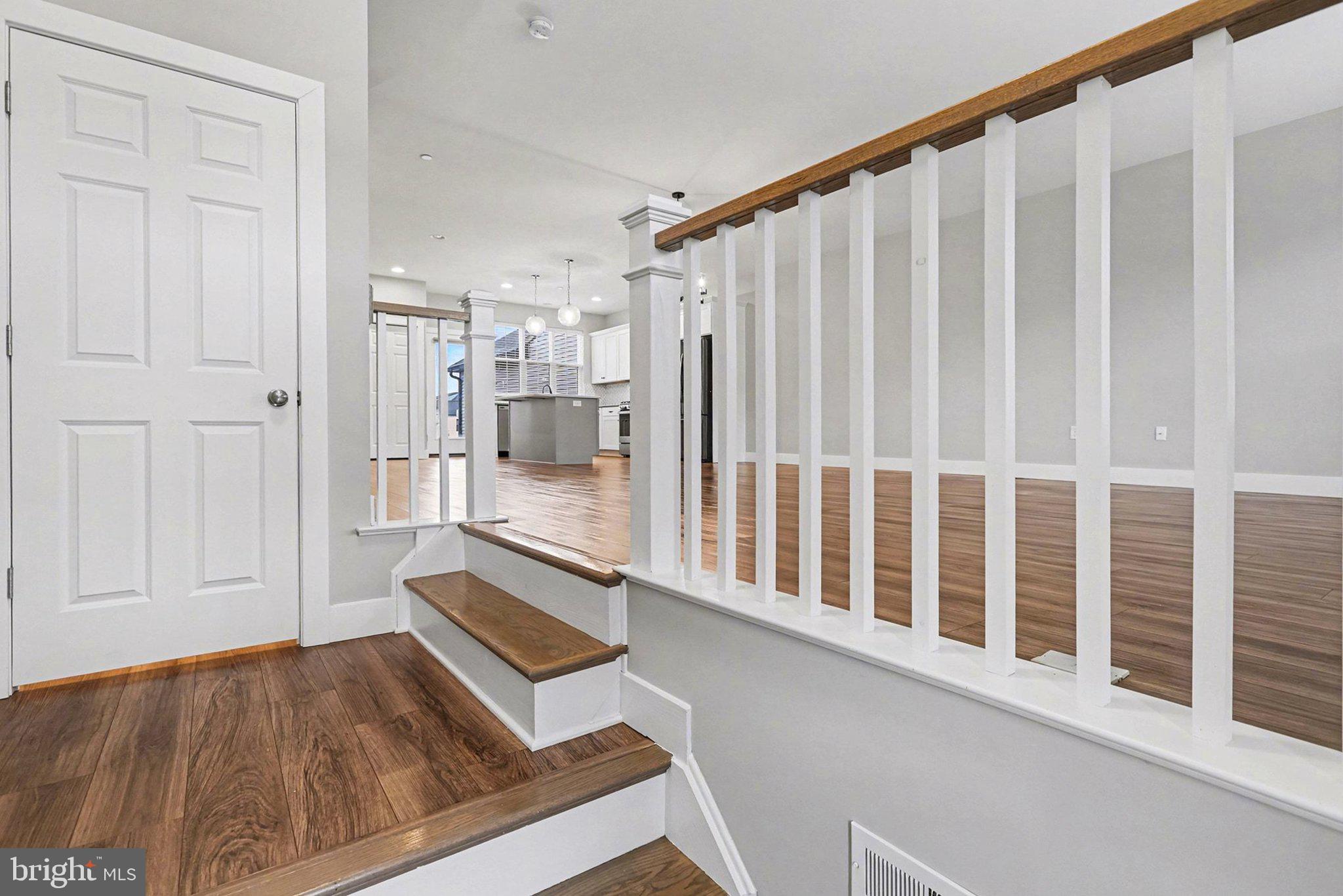 MADISON COURT - Residential