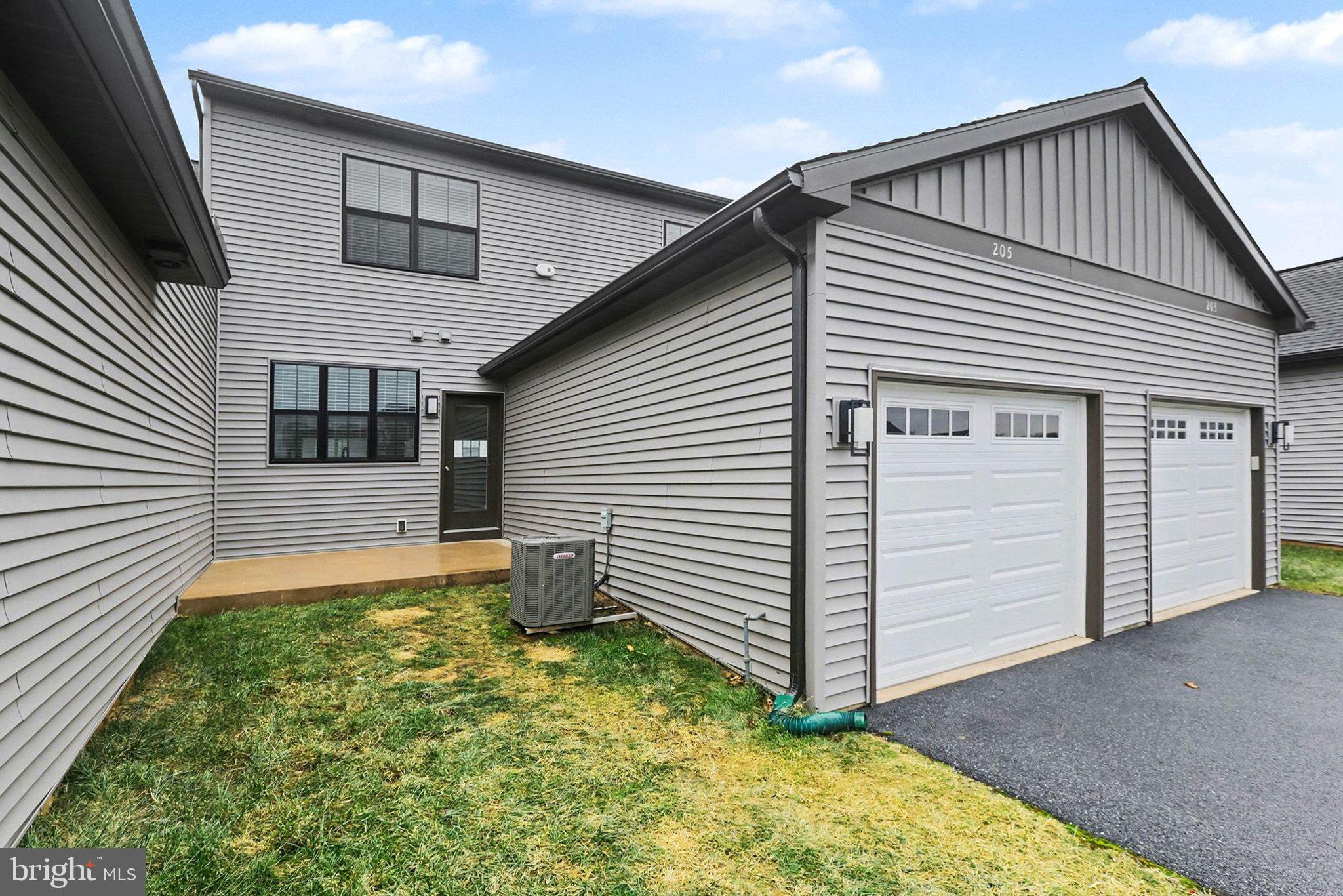 MADISON COURT - Residential