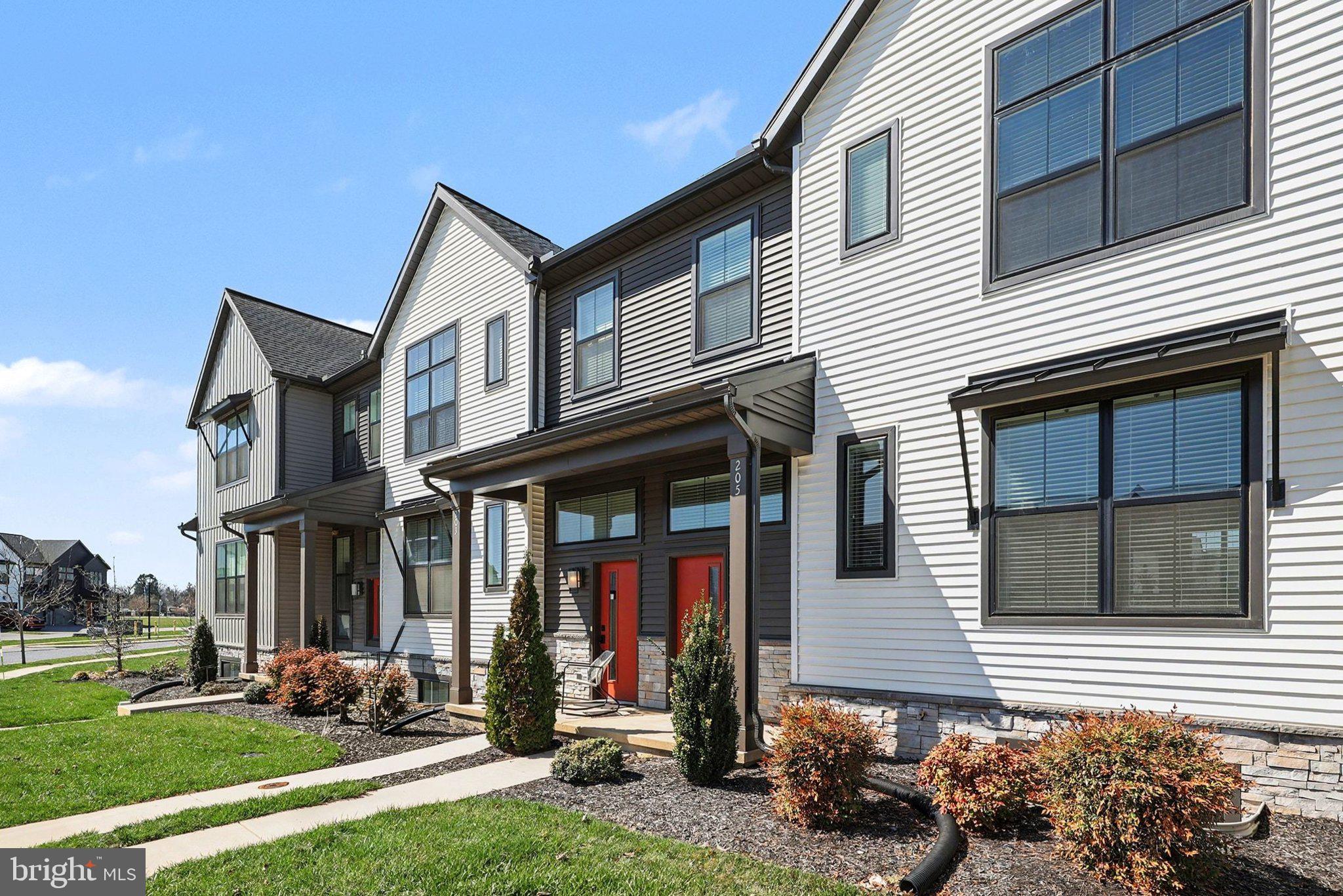 MADISON COURT - Residential