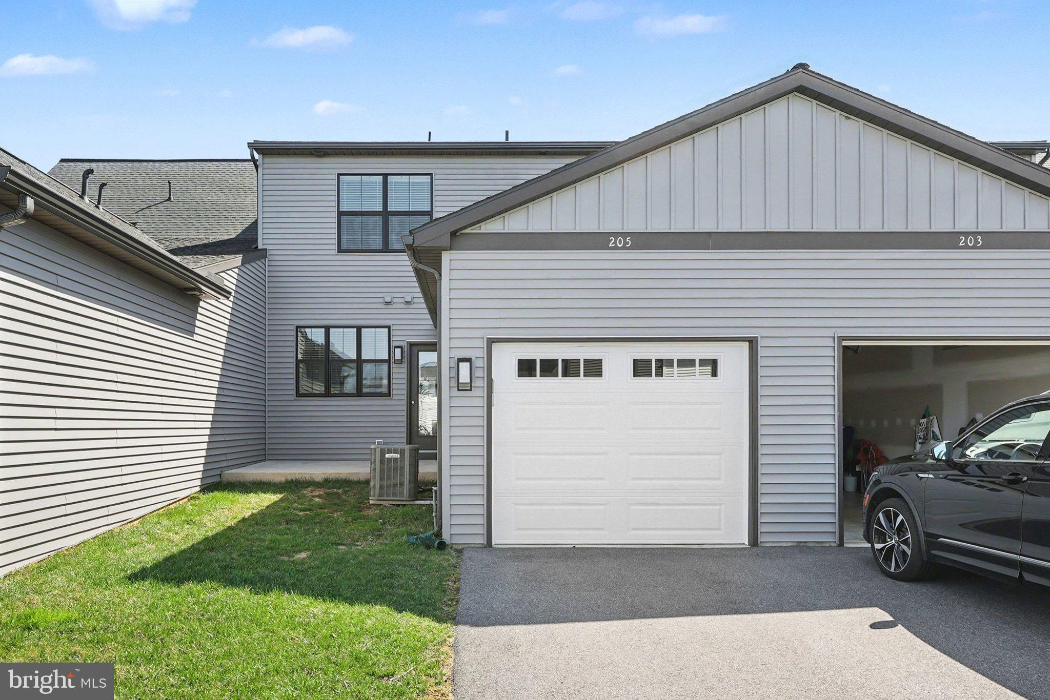 MADISON COURT - Residential