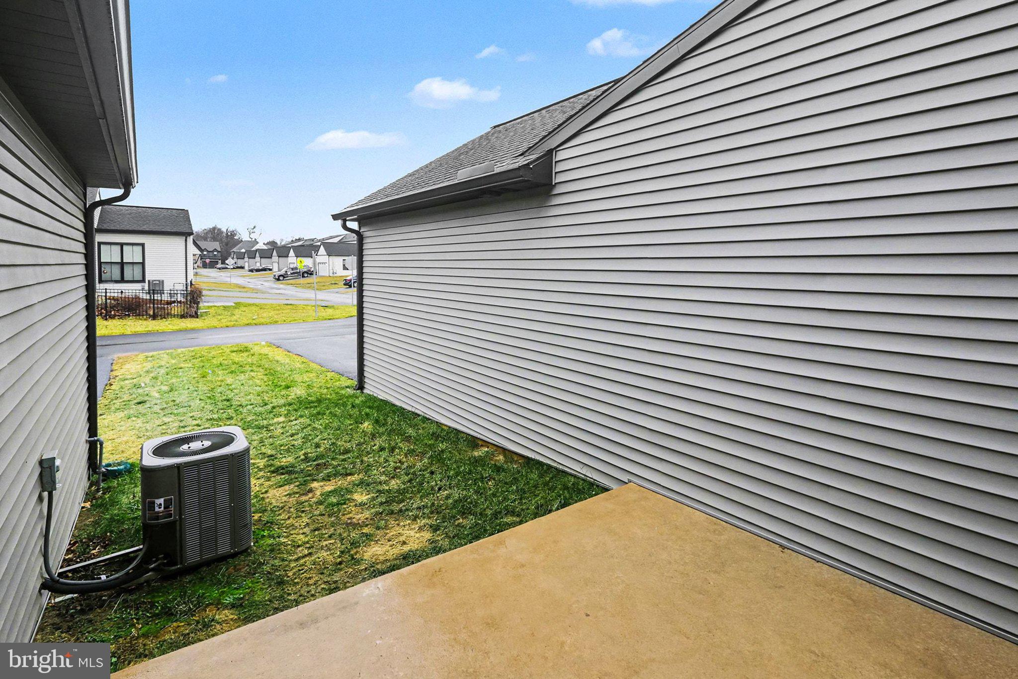 MADISON COURT - Residential