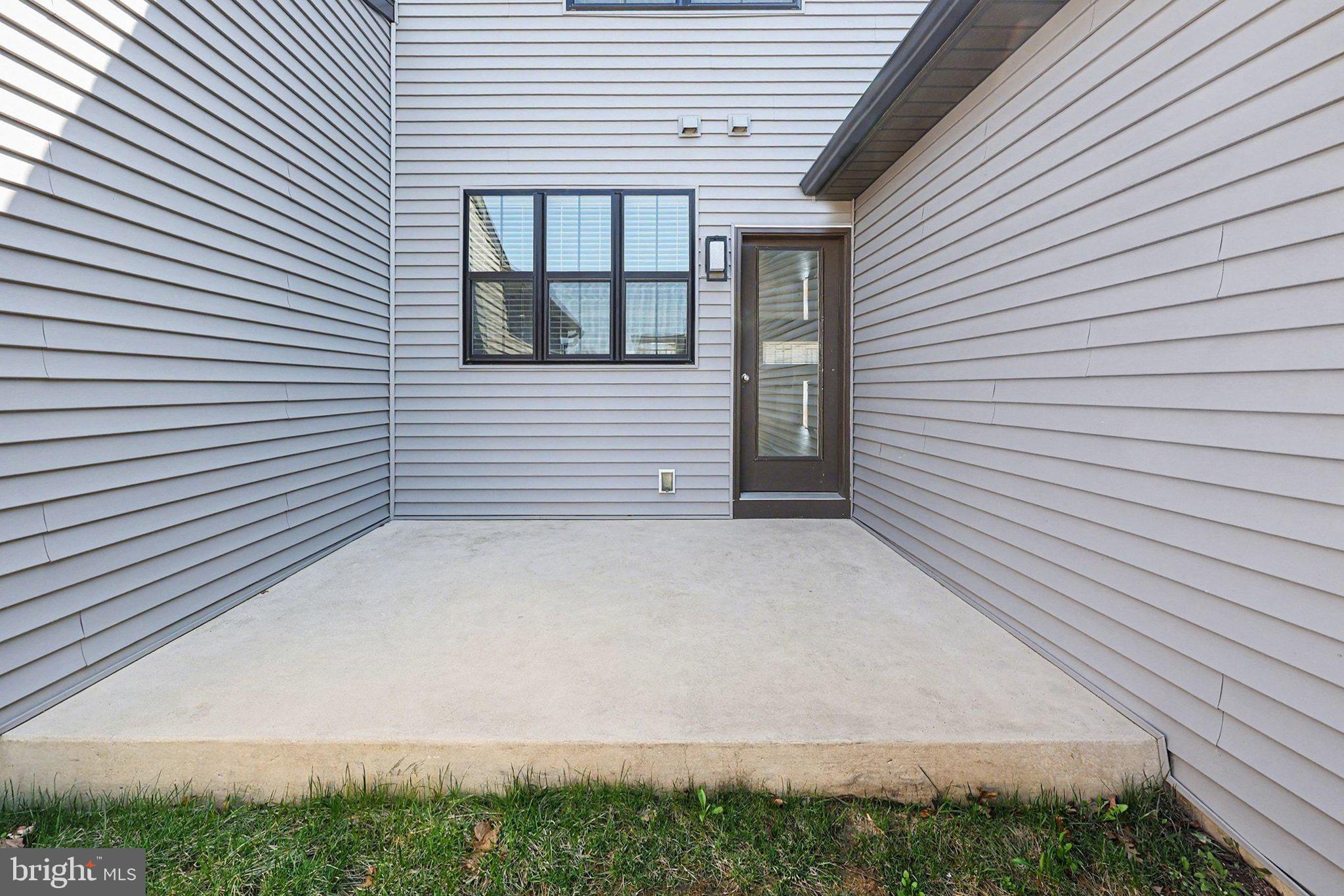 MADISON COURT - Residential