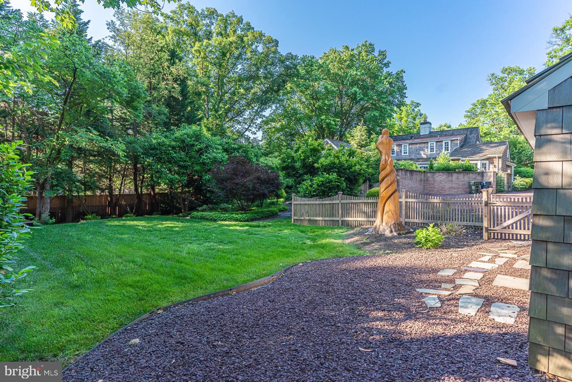 BROADMONT - Residential