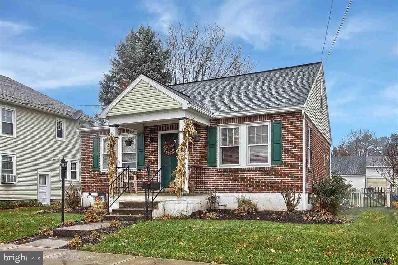 Fabulous 4 bdr home with 2 car garage in Hallam Boro. Hardwood floors in upstairs 2 bedrooms and kitchen. First floor Bedrooms have wall to wall carpeting. Beautifully remodeled eat in kitchen. Finished Lower Level with enough room for storage too! This home has been lovingly updated and cared for! Move in Condition! Ready for quick occupancy! Patio FP!