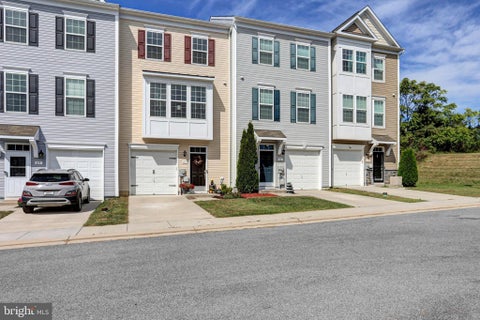 Townhouse For Sale - 47 Landis Court<br/> FALLING WATERS, WV 25419