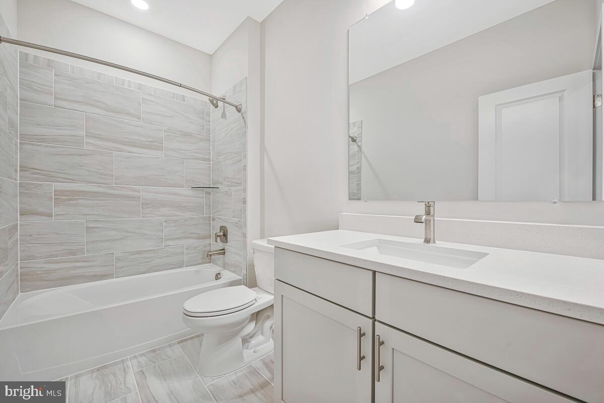 PARKSIDE PRESERVE - Residential