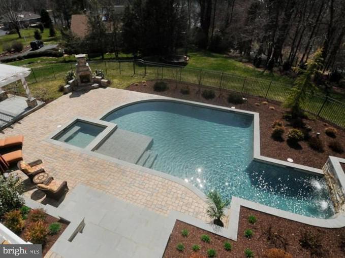 THE DOWNS - Residential