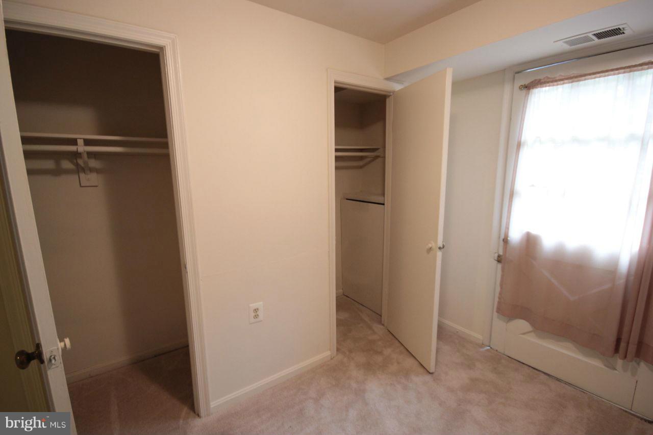 PINEWOOD LAKE - Residential Lease