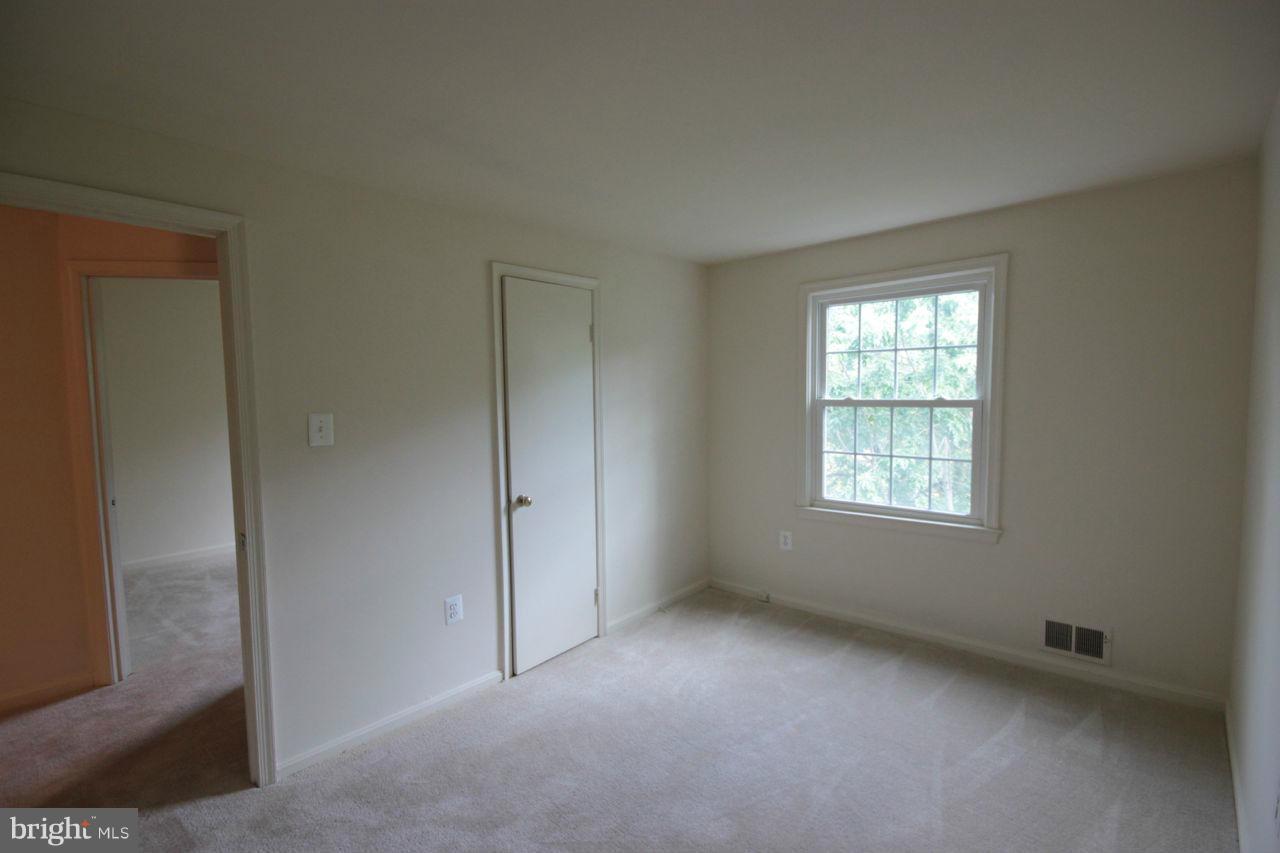 PINEWOOD LAKE - Residential Lease