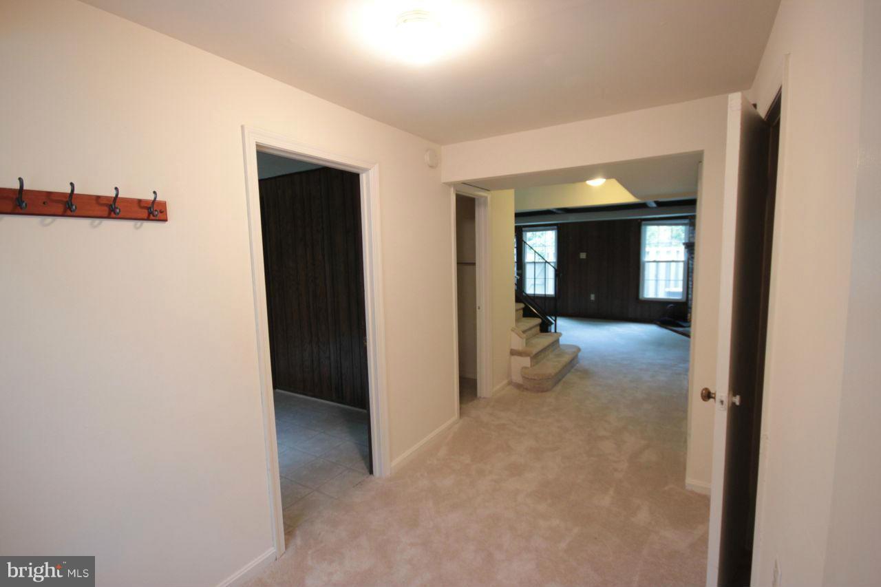 PINEWOOD LAKE - Residential Lease