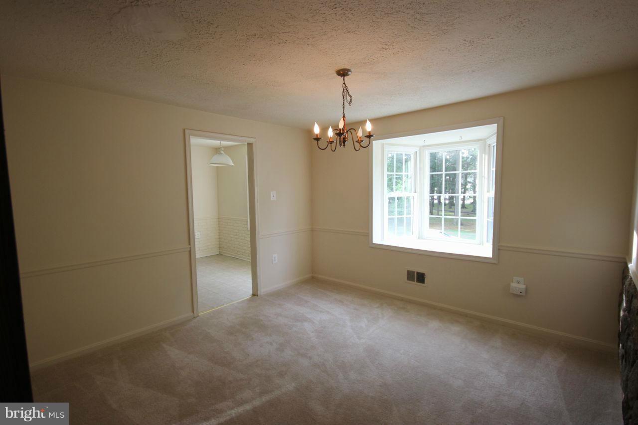 PINEWOOD LAKE - Residential Lease