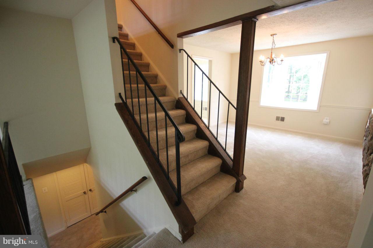 PINEWOOD LAKE - Residential Lease