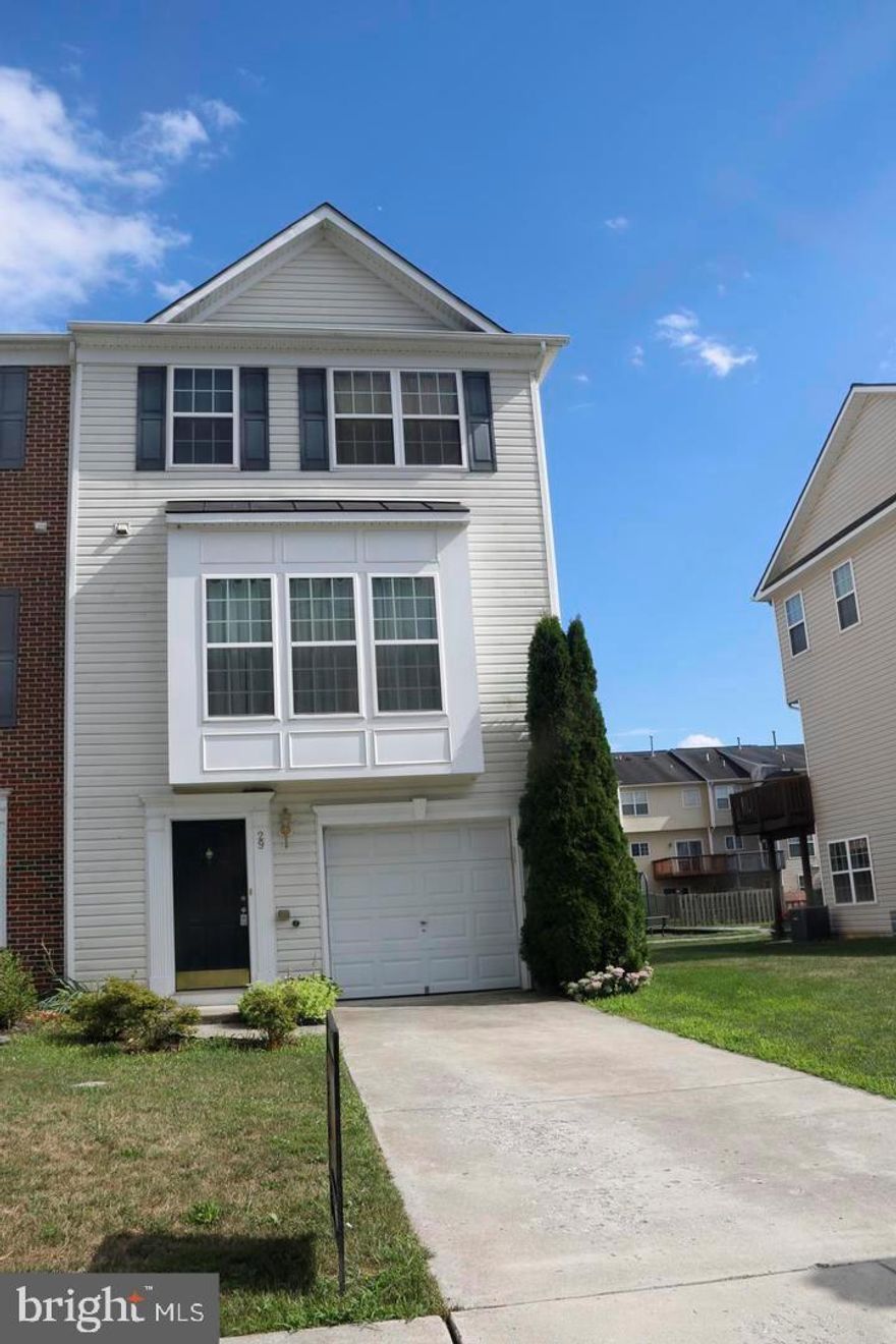 Charming 3-bedroom, 2.5-bathroom end-unit townhouse offers the perfect combination of comfort and convenience. The home features three finished levels, providing ample living, working, and entertaining space. Its location is ideal, close to major commuter routes. The application fee is $55 per adult.