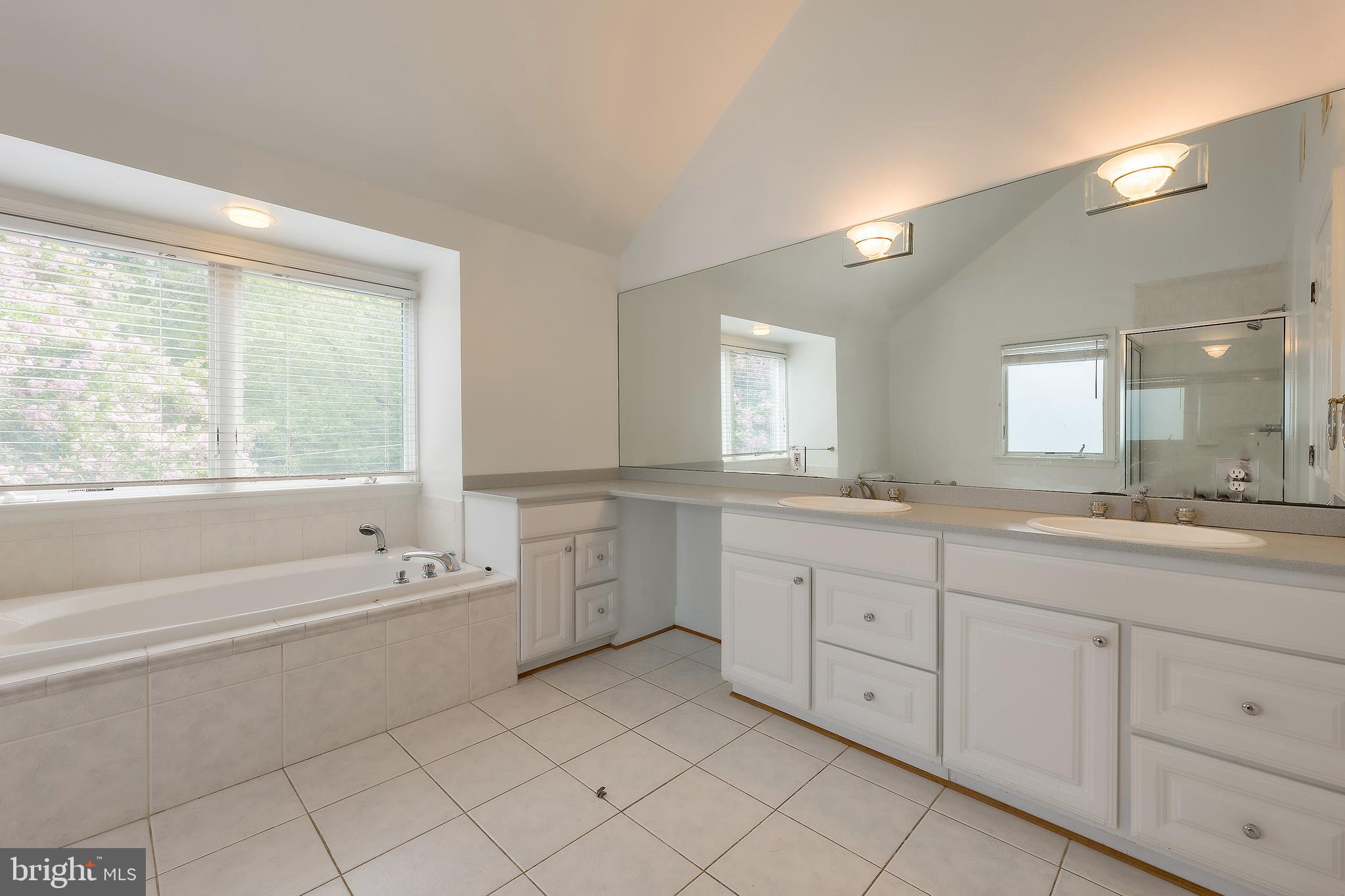 PINEHURST VILLAGE - Residential Lease