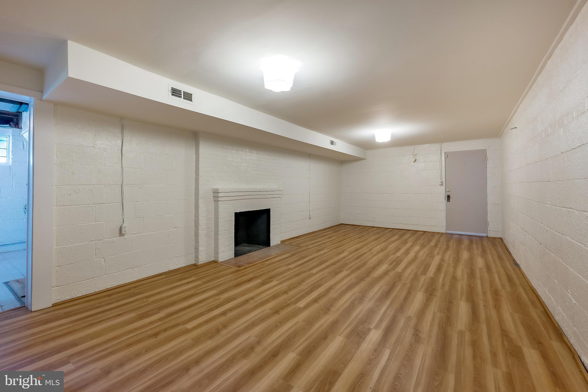 PINEHURST VILLAGE - Residential Lease