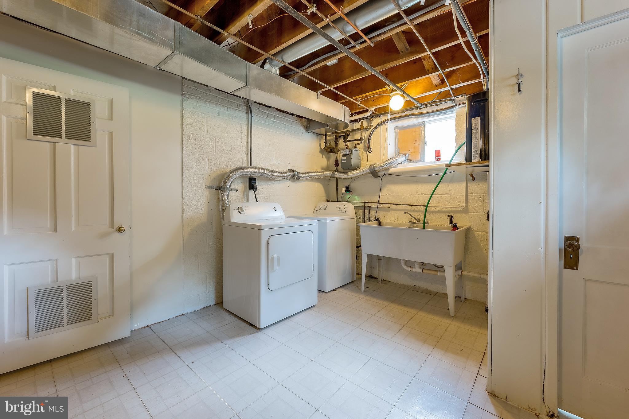 PINEHURST VILLAGE - Residential Lease