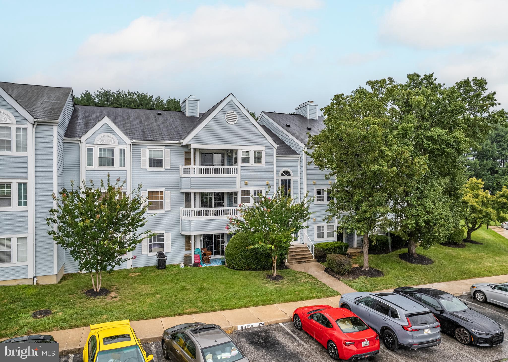 Beautifully maintained upper-level unit featuring 2 bedrooms and 2 full baths, vaulted ceilings, ceiling fans, updated windows throughout, living room with entrance to private deck, loads of natural light throughout the unit, open and airy, ready and waiting for its new owner. Condo fee is $340/month. Reserved parking spot 270.