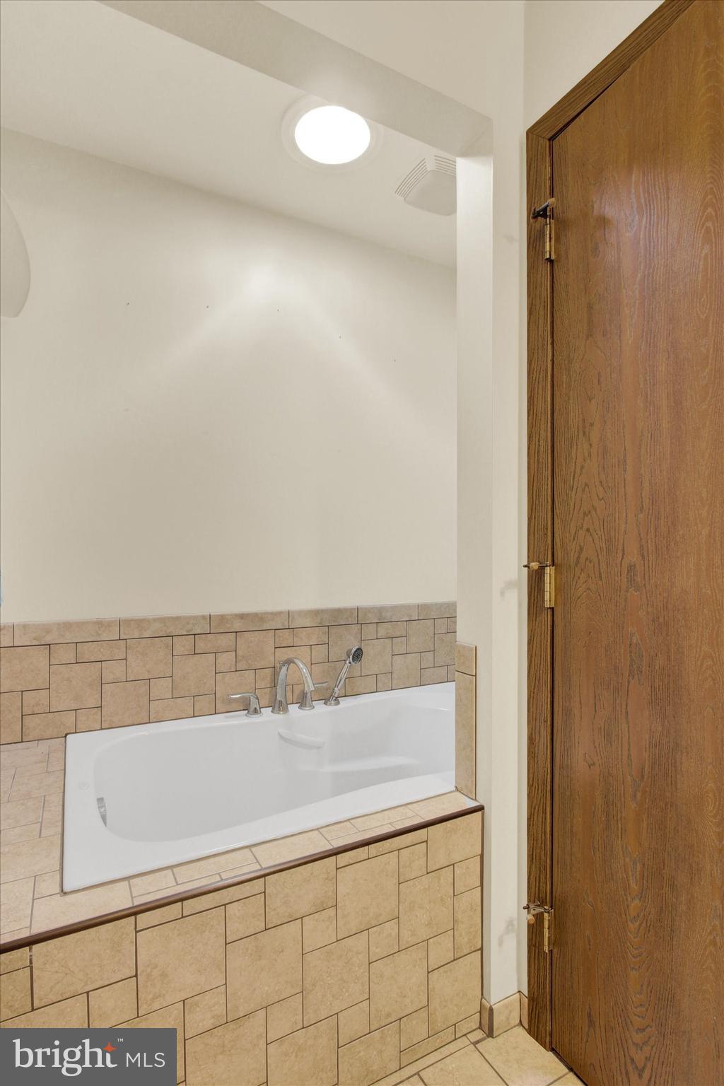 LAKE MEADE - Residential