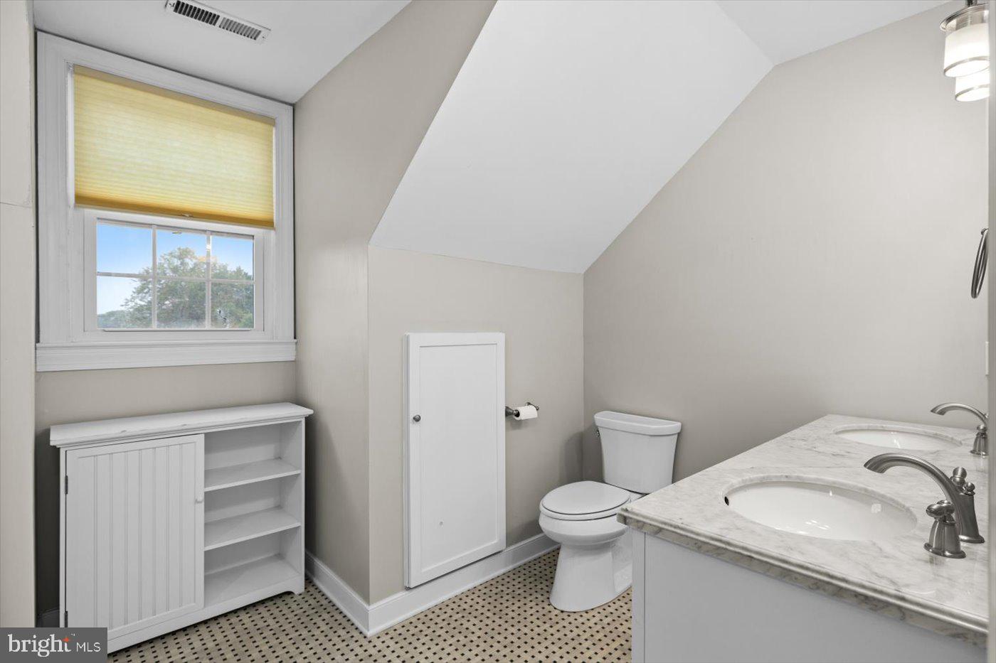 WOODLAWN - Residential