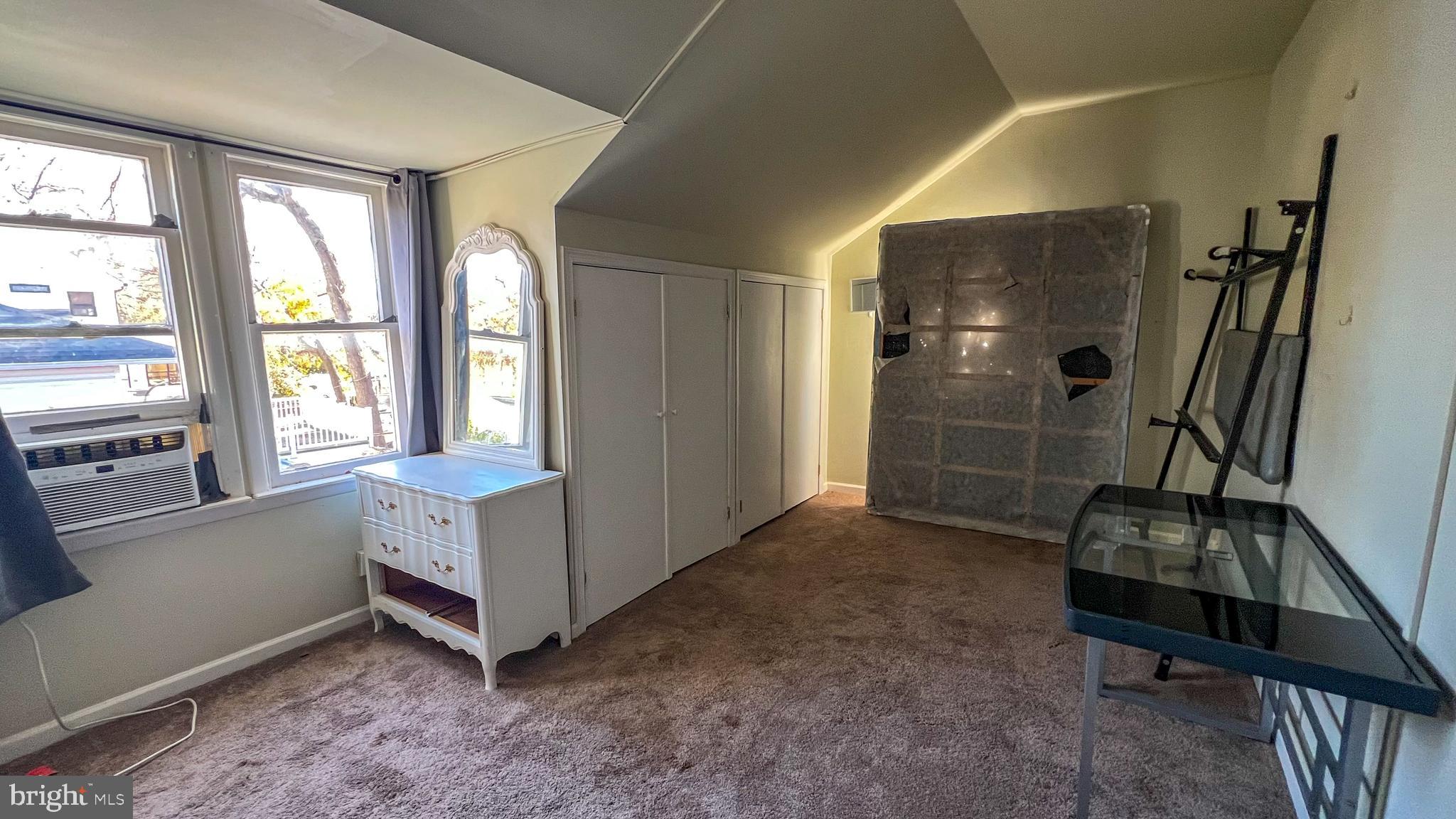 RIVERDALE PARK - Residential