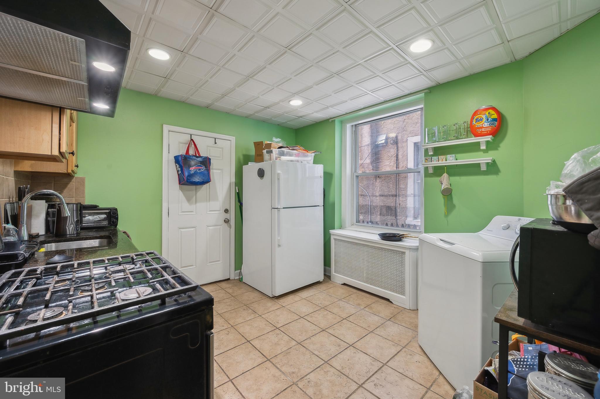 UNIVERSITY CITY - Residential Income