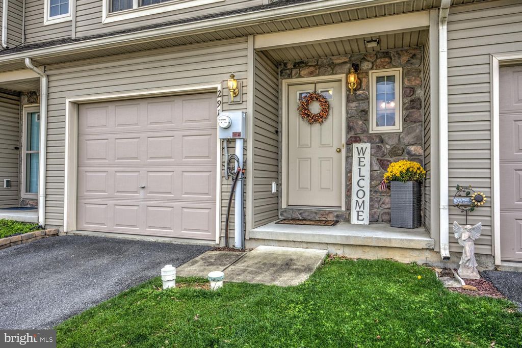 Photo of 291 CEDAR HOLW, MANHEIM, PA 17545 (MLS # PALA2028100)