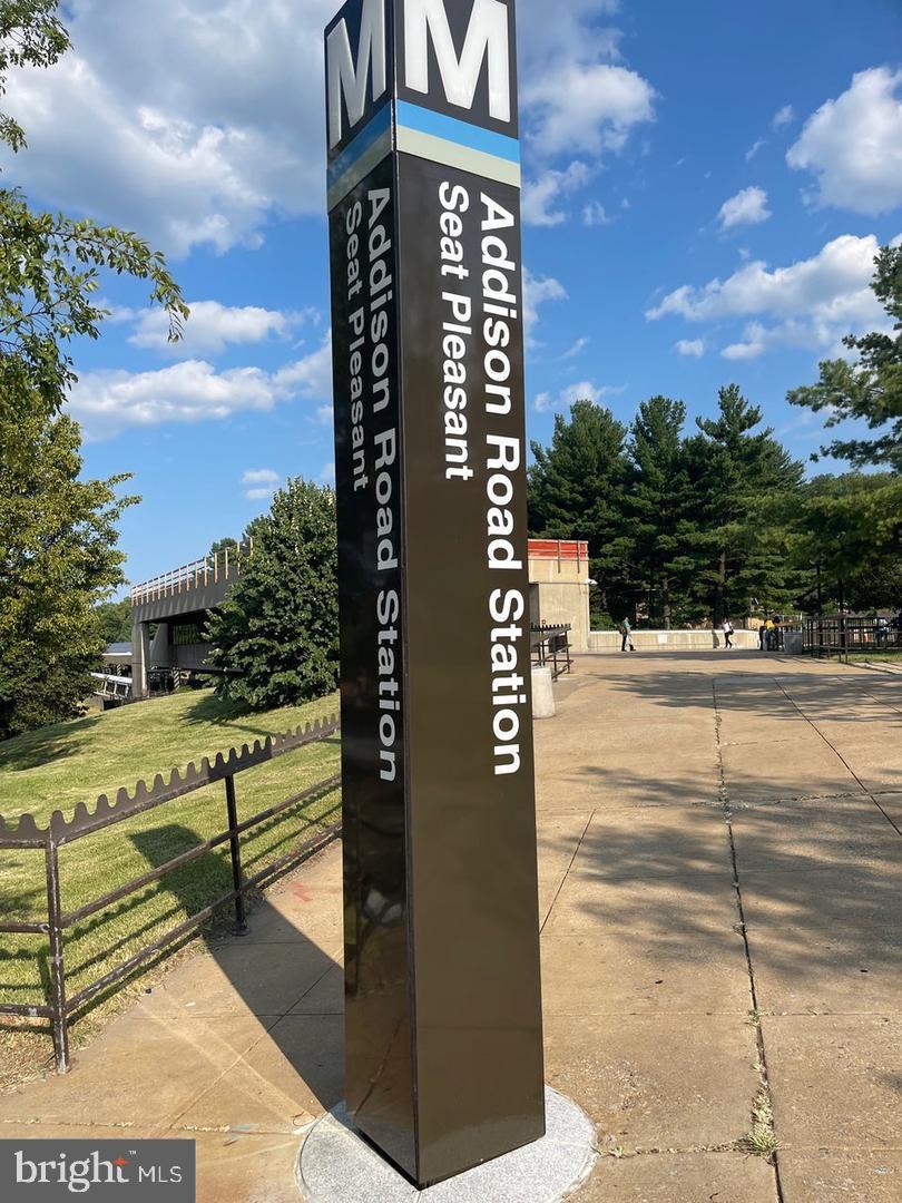 FAIRFIELD KNOLLS - Residential