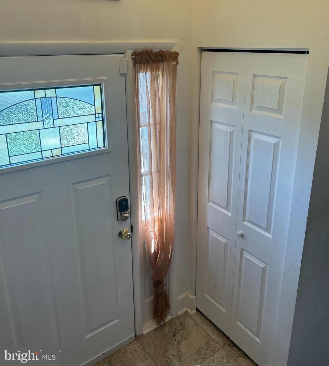 FAIRFIELD KNOLLS - Residential