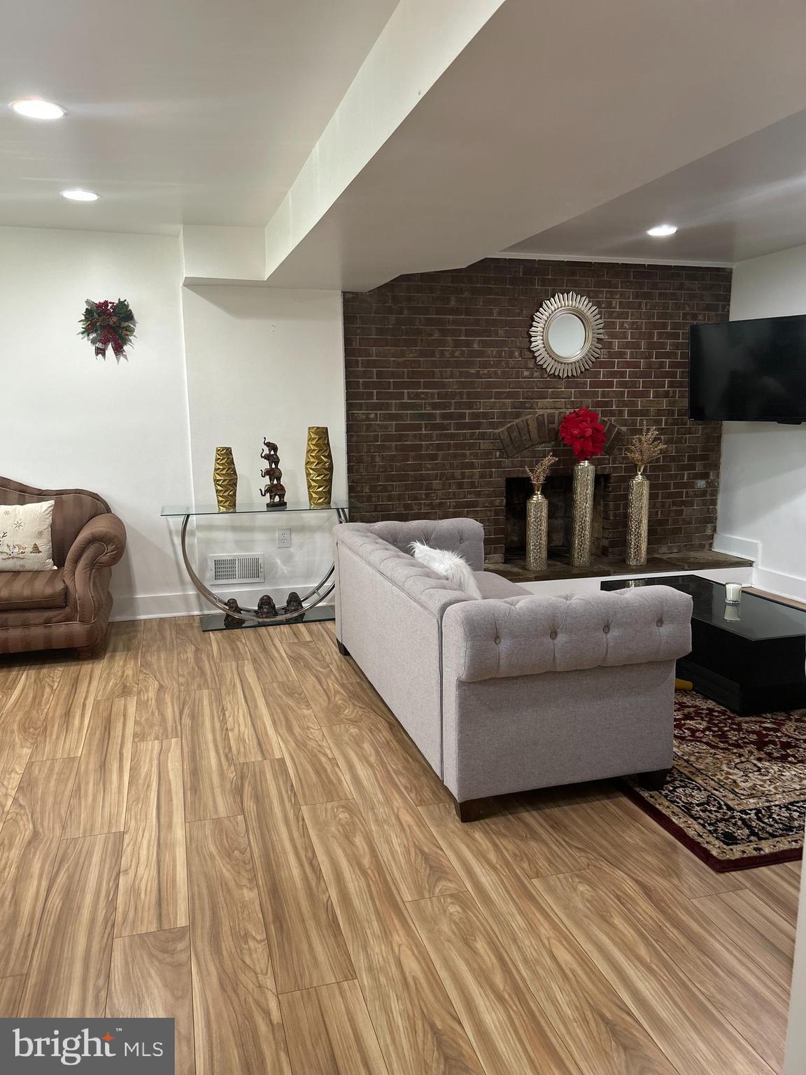 FAIRFIELD KNOLLS - Residential