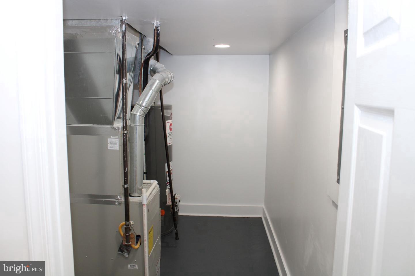 FAIRFIELD KNOLLS - Residential