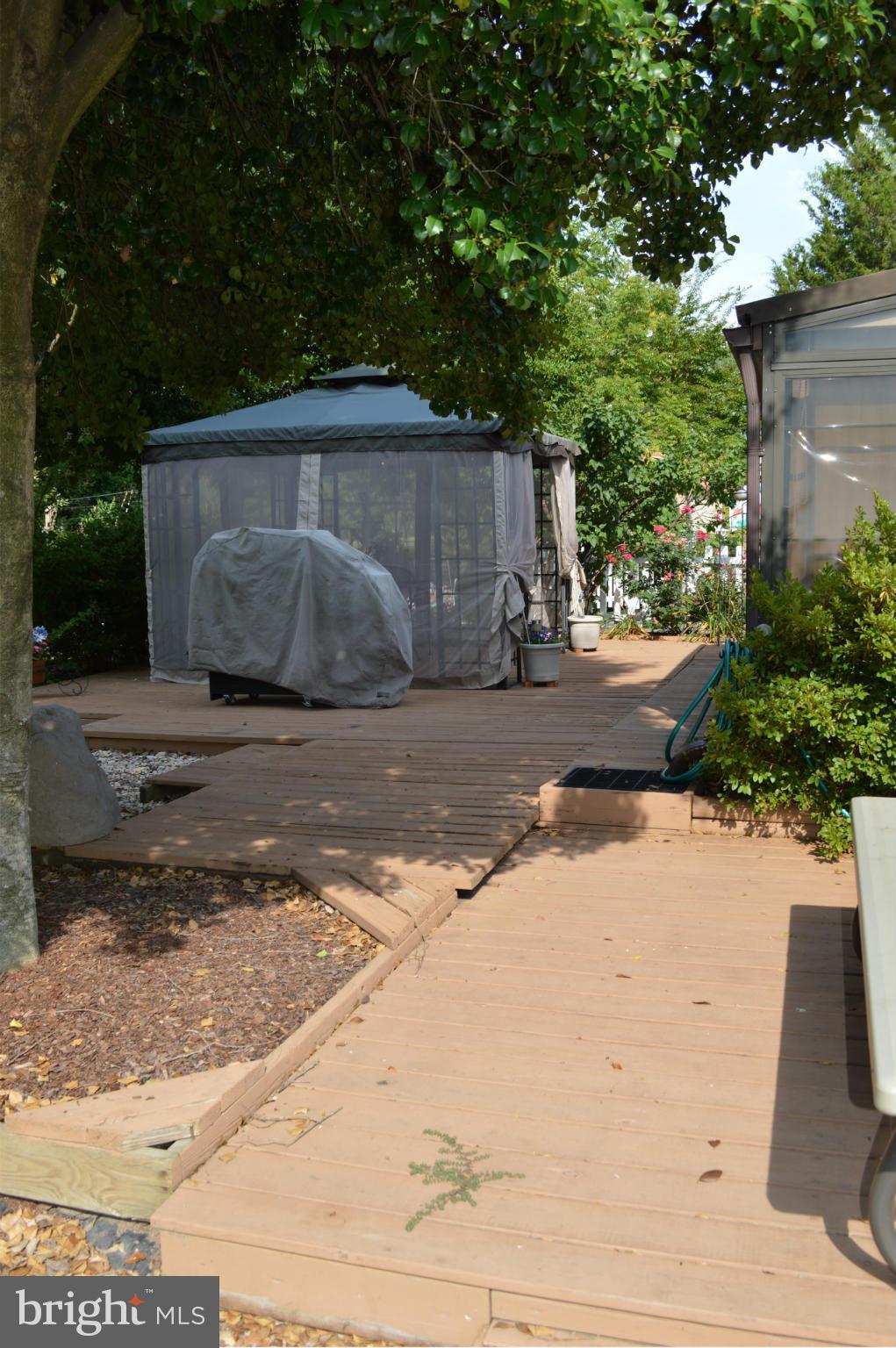 SHIRLEY PARK - Residential