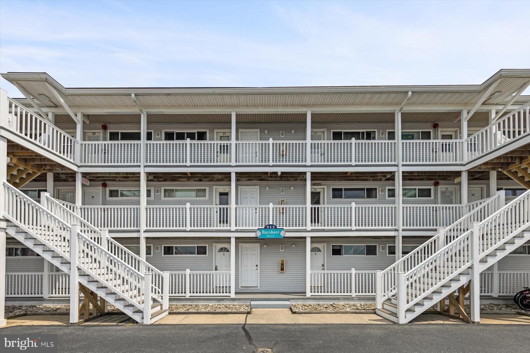 512 ROBIN DRIVE 21