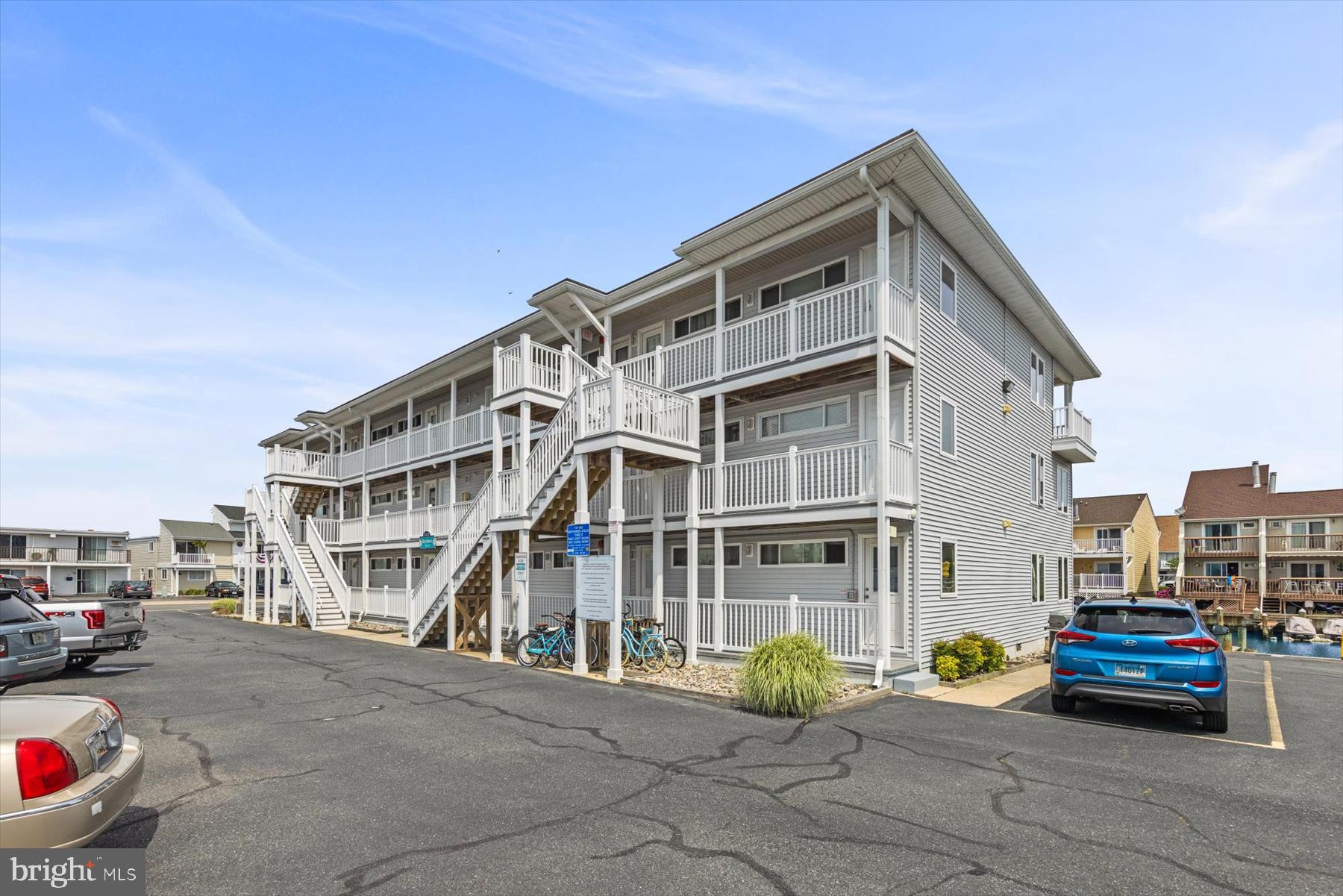 512 ROBIN DRIVE 21