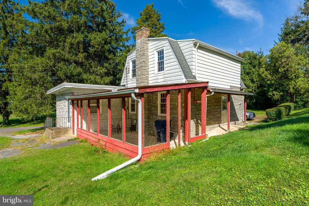 Photo of 129 S Eastland Drive, LANCASTER, PA 17602 (MLS # PALA2077534)