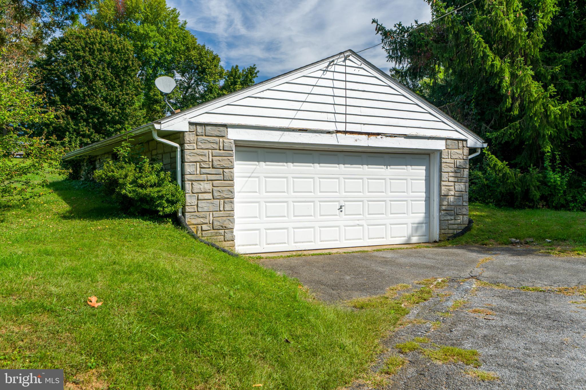 129 S EASTLAND DRIVE