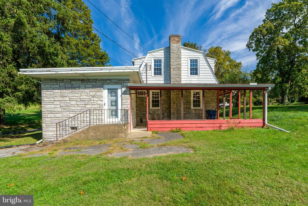 Photo of 129 S Eastland Drive, LANCASTER, PA 17602 (MLS # PALA2077534)