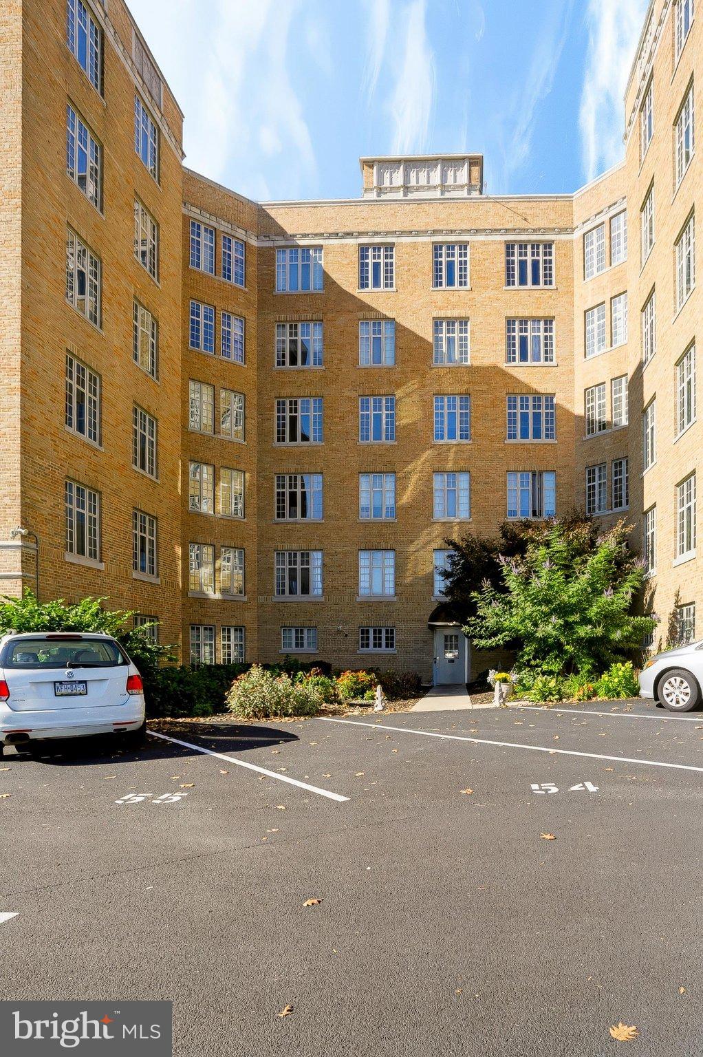 1525 N FRONT STREET 607