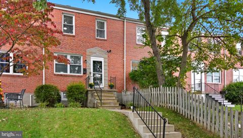 Photo of 1712 Red Oak Road, PARKVILLE, MD 21234 (MLS # MDBC2143106)