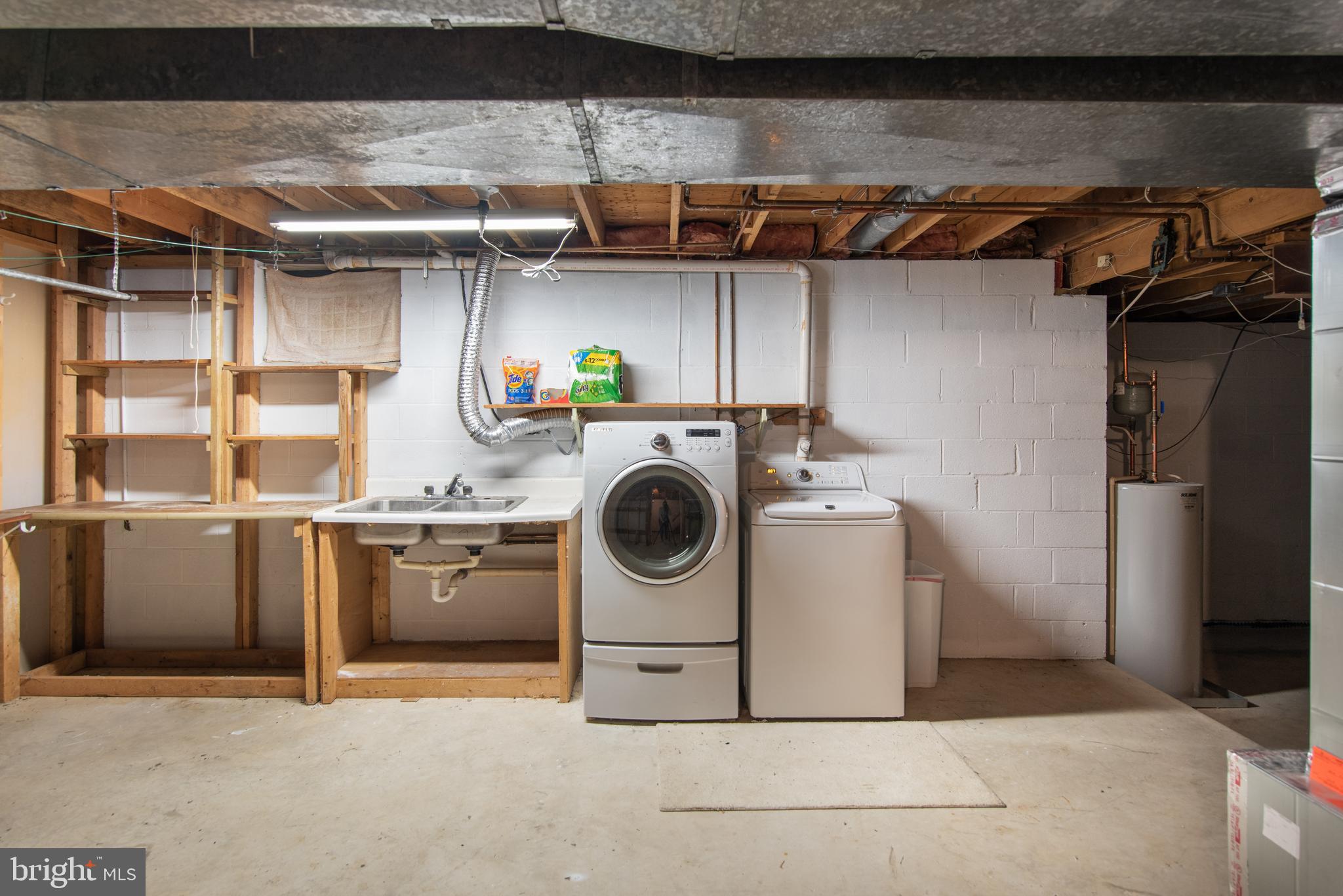 CONSTANT FRIENDSHIP - Residential