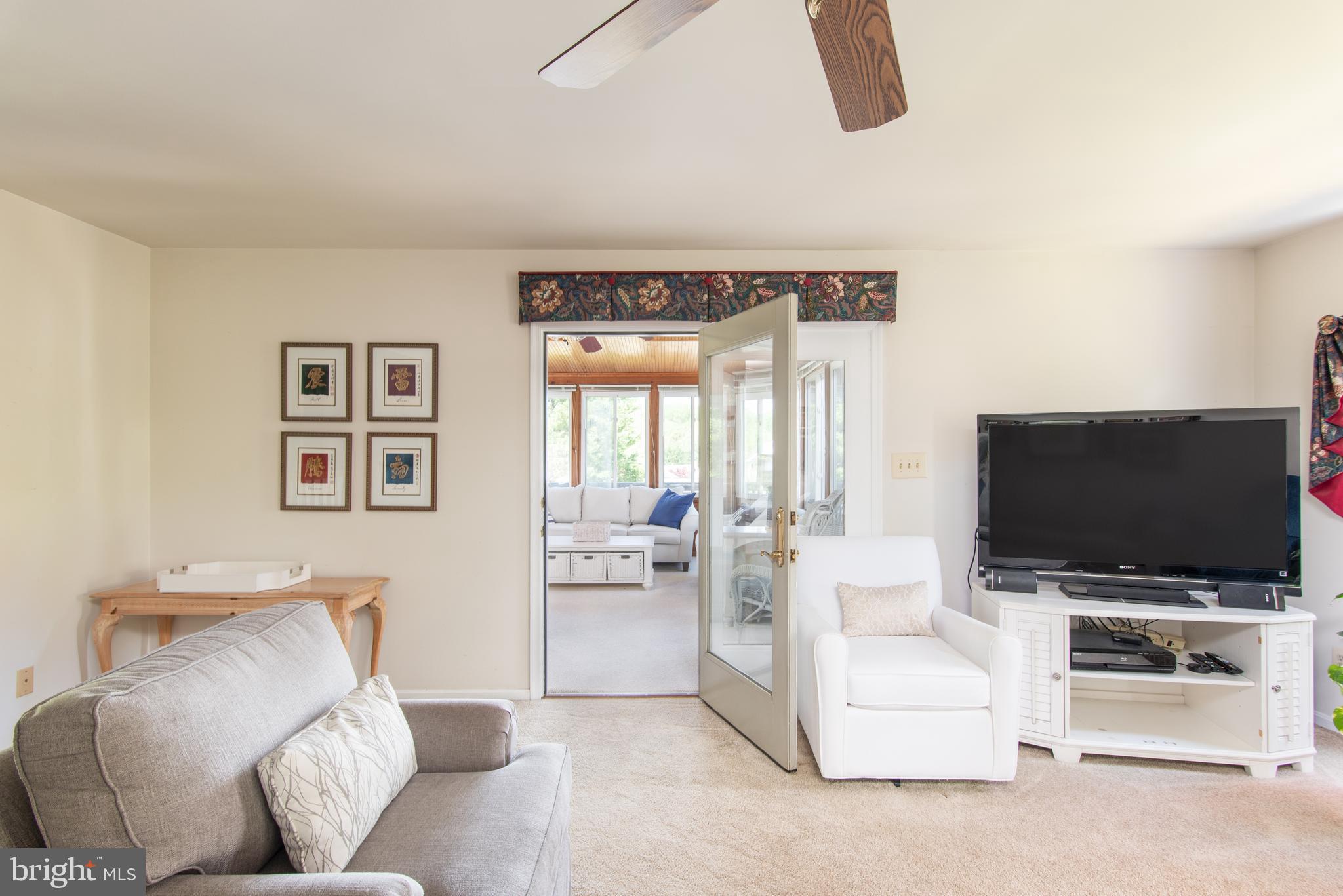 CONSTANT FRIENDSHIP - Residential