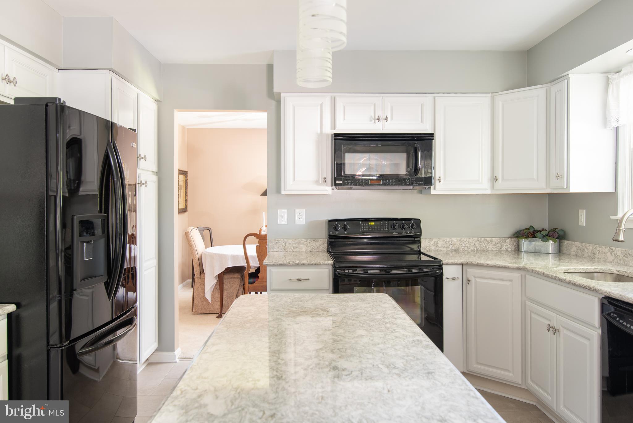 CONSTANT FRIENDSHIP - Residential