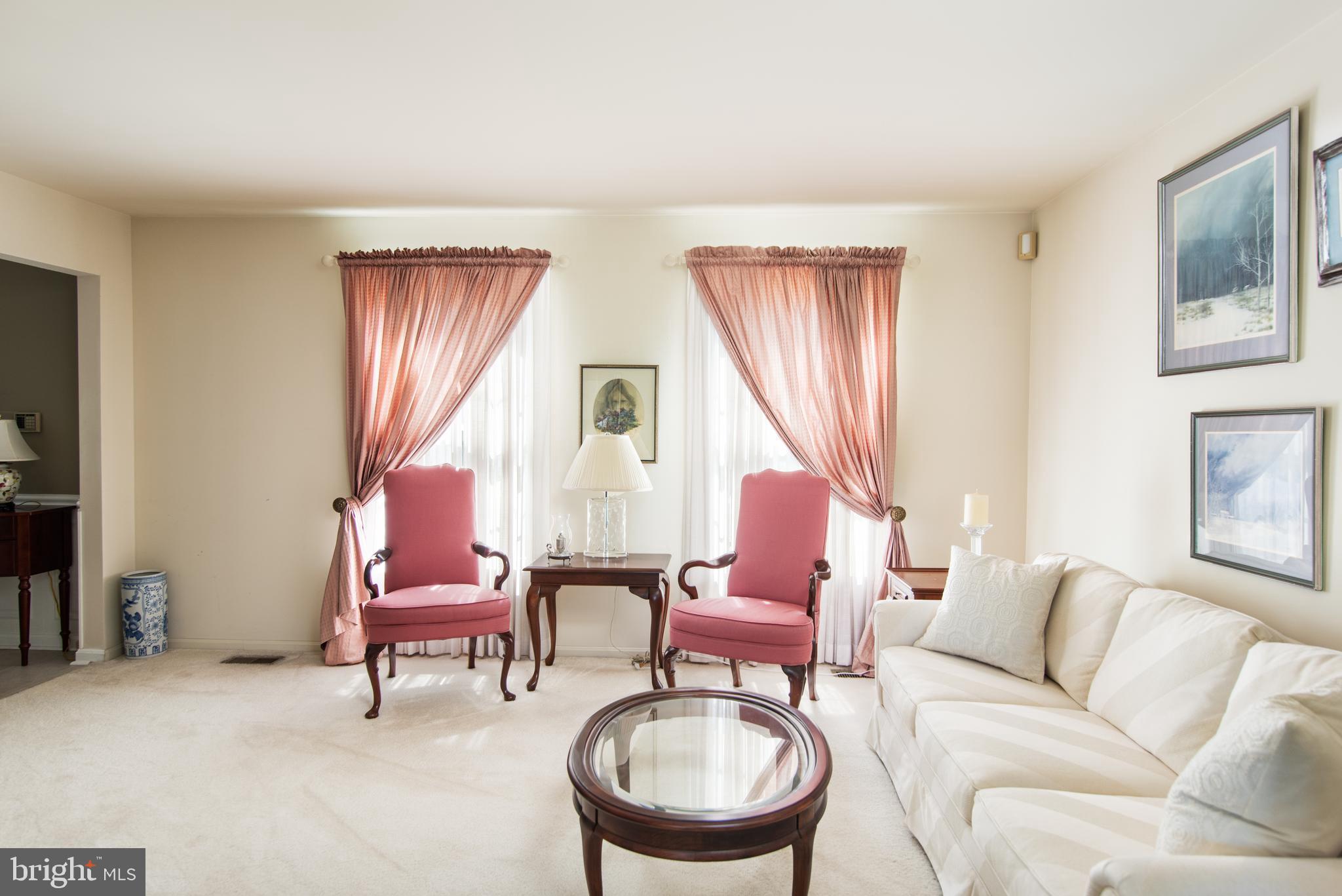 CONSTANT FRIENDSHIP - Residential