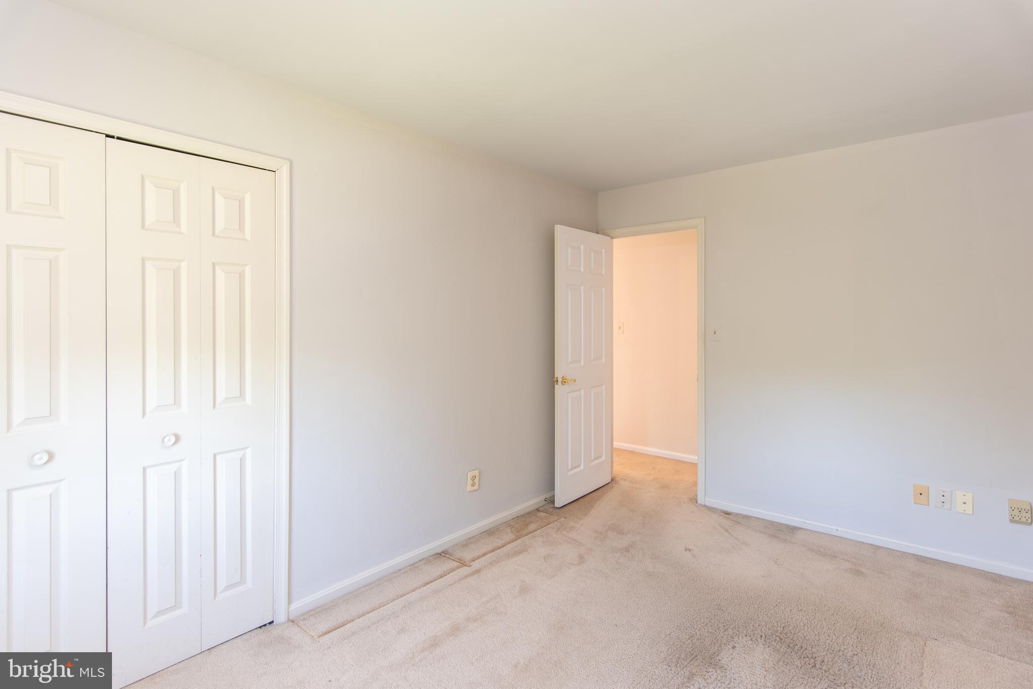 CONSTANT FRIENDSHIP - Residential